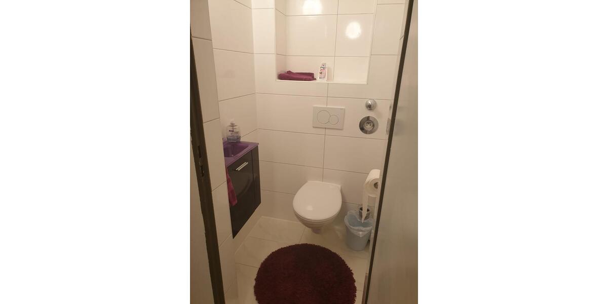 Etagenwohnung Krefeld Benrad - 4 Zimmer, 100 m&sup2;, 1.300&euro; | Angebot:25514427