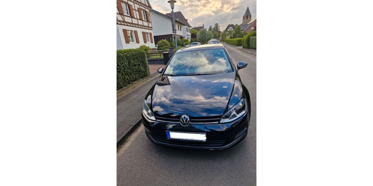 VW Golf 126.000 km 8.900 &euro; Siegburg 53721