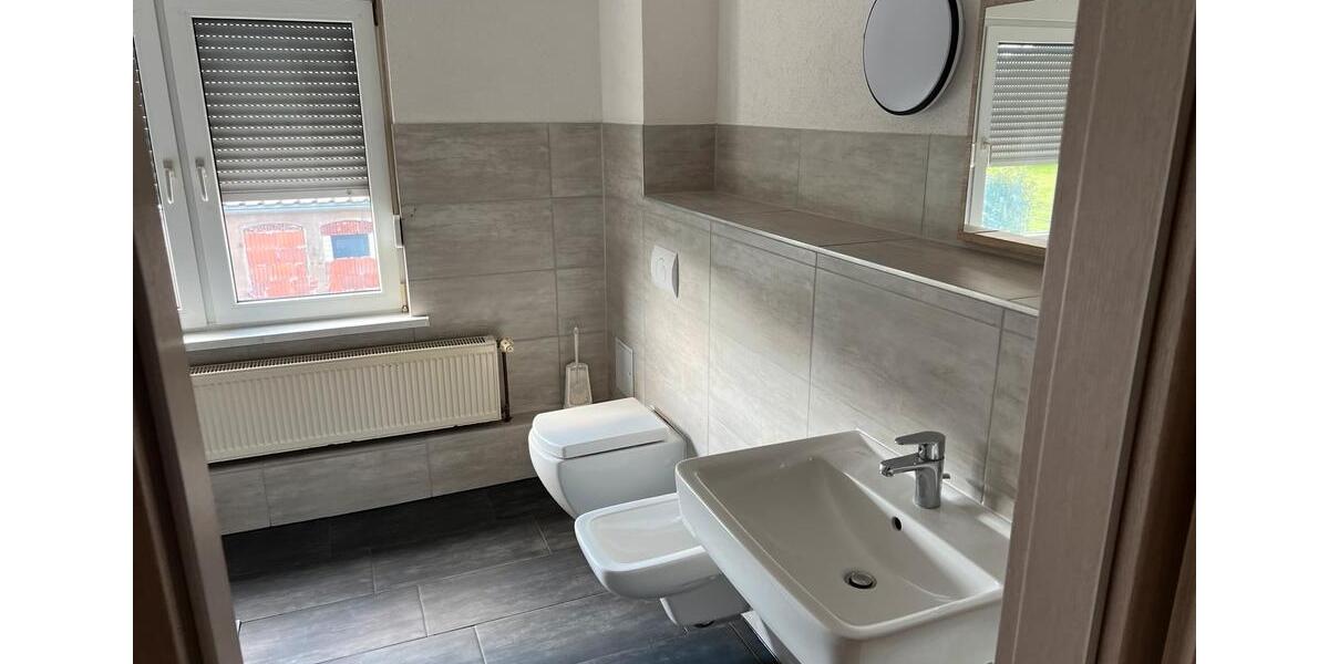 MehrfamilienhausNebengelassGarangenkomplex Süplingen zimmer