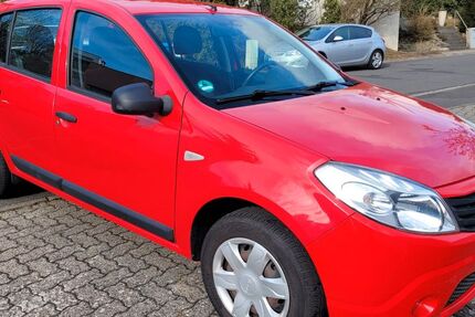 Dacia Sandero 71.000 km 3.500 &euro; Würzburg 97078