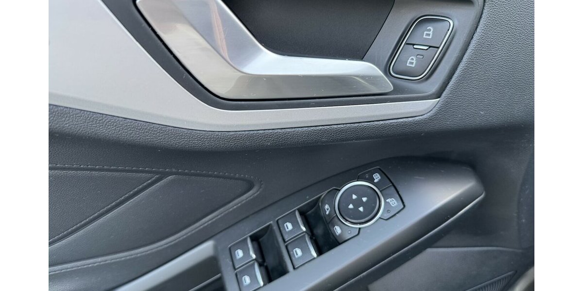 Ford Focus EcoBlue.Nav.Temp.SHZ.Serv-Neu.EU6 GARANTIE.1 35.000 km 15.000 &euro; Erftstadt 50374