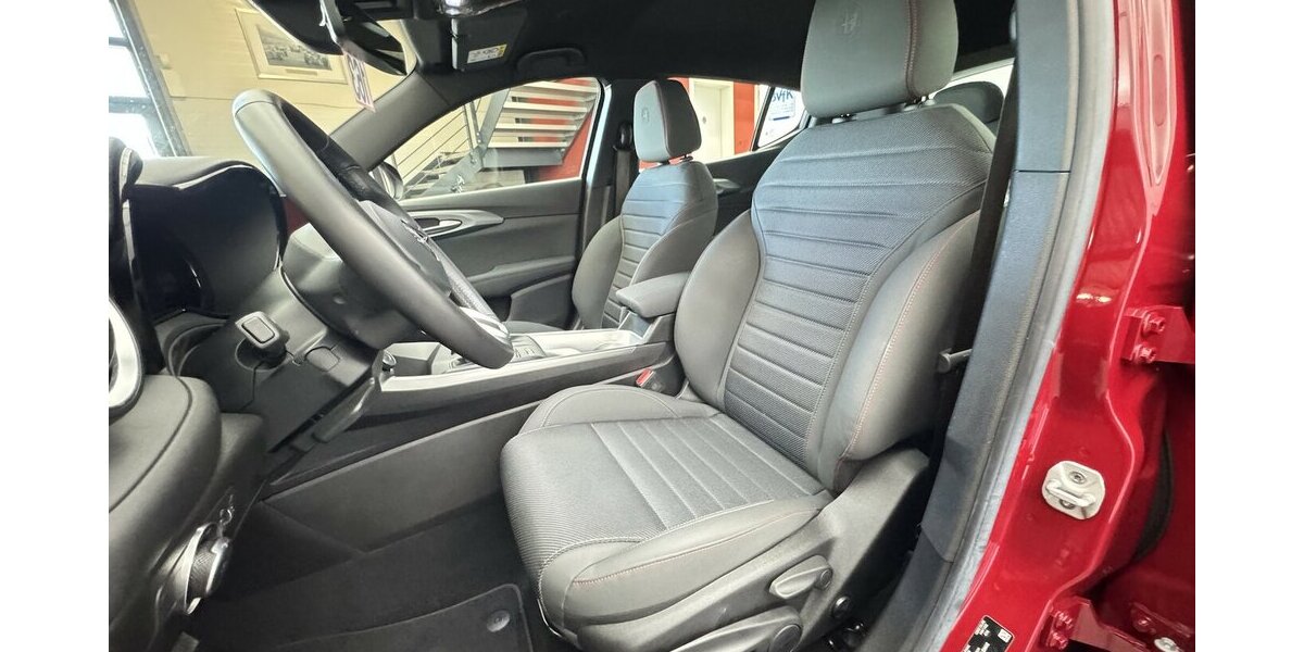 Alfa Romeo Tonale 1.6 VGT-D Sprint ACC Sitzheizung 8.880 km 22.490 &euro; Lich 35423