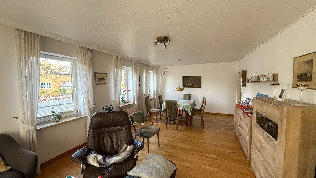 Reihenendhaus Handewitt - 8 Zimmer, 234 m&sup2;, 229.000&euro; | Angebot:25770563