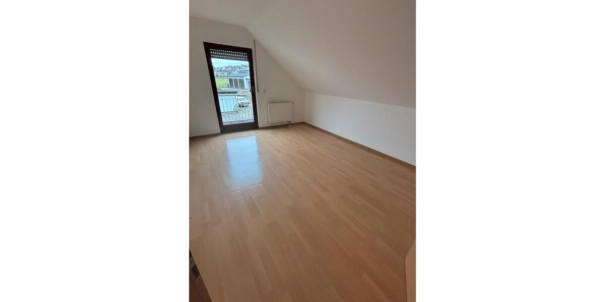Einfamilienhaus Weimar (Lahn) - 5 Zimmer, 160 m&sup2;, 1.600&euro; | Angebot:25367732