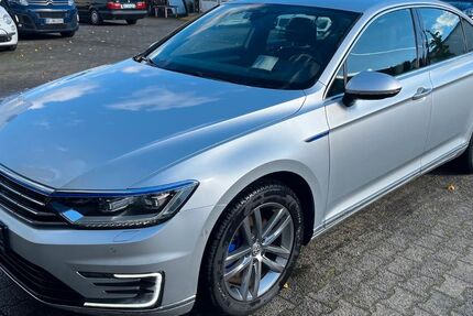 VW Passat 84.000 km 17.380 € Offenbach am Main 63073