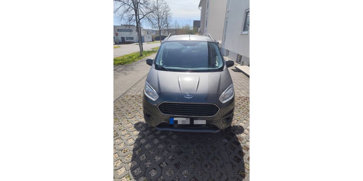 Ford Tourneo Courier 91.000 km 9.700 &euro; Trier 54296