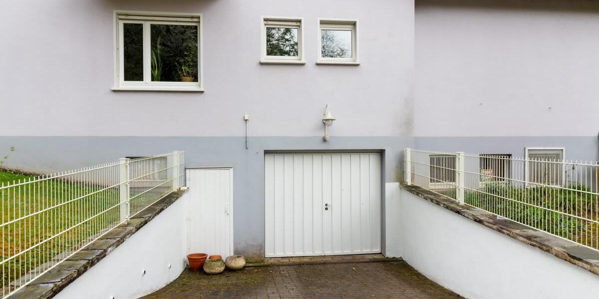 Trier-Feyen - Großzügiges freistehendes Wohnhaus in individueller Lage mit viel Grün - Einfamilienhaus Trier Feyen-Weismark | Angebot:26441155