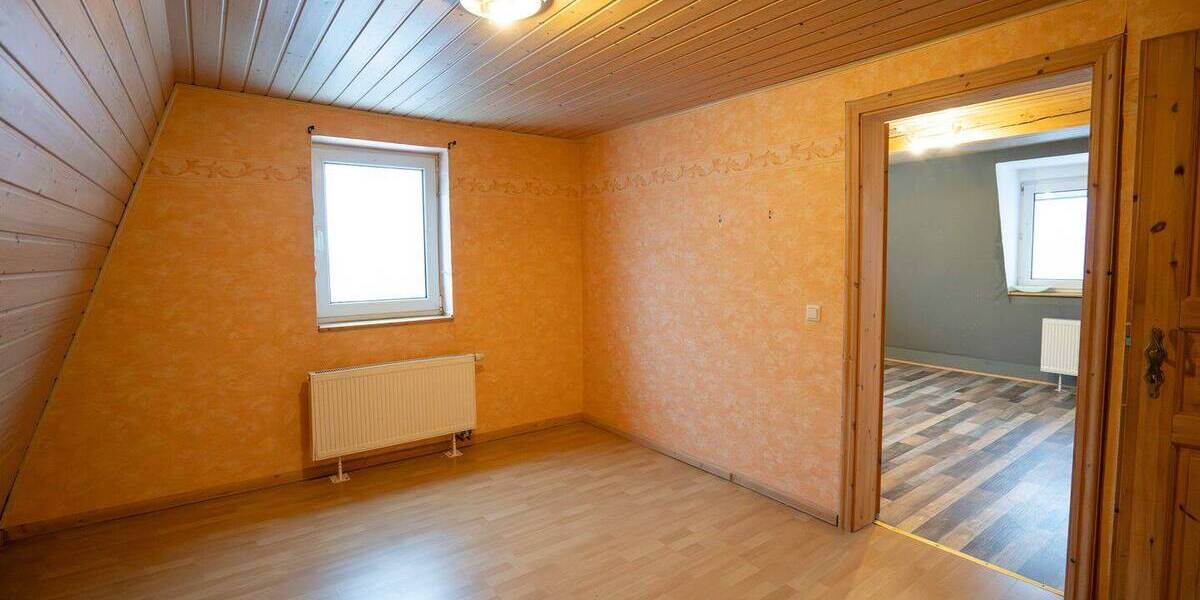 Einfamilienhaus Oberelsbach - 7 Zimmer, 200 m&sup2;, 205.000&euro; | Angebot:25738673