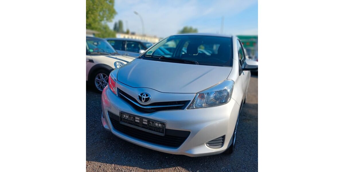 Toyota Yaris 147.000 km 3.999 &euro; Berlin 13597