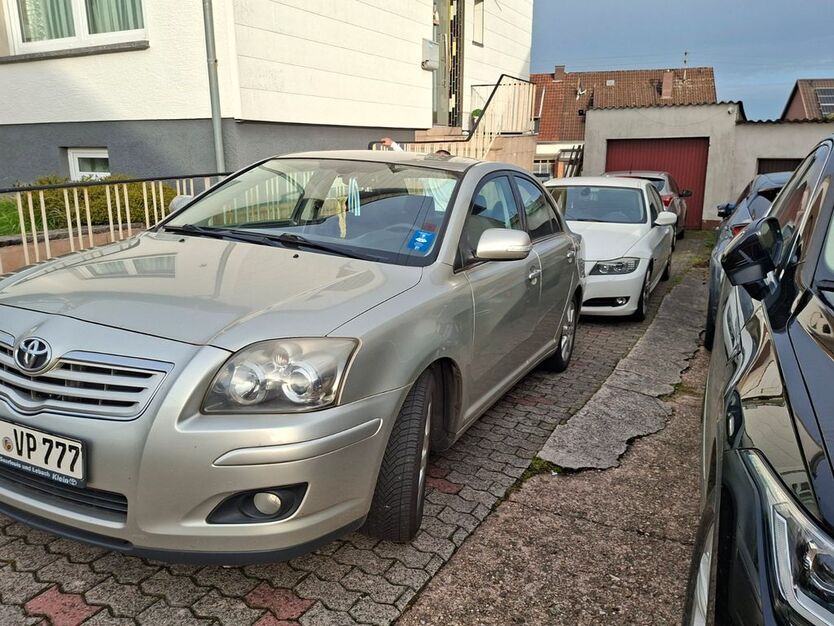 Toyota Avensis 361.000 km 2.500 € Diefflen 66763