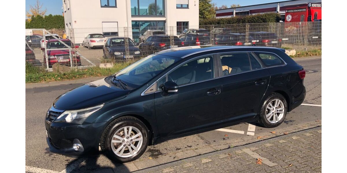 Toyota Avensis 203.000 km 6.200 &euro; Neustadt 53577