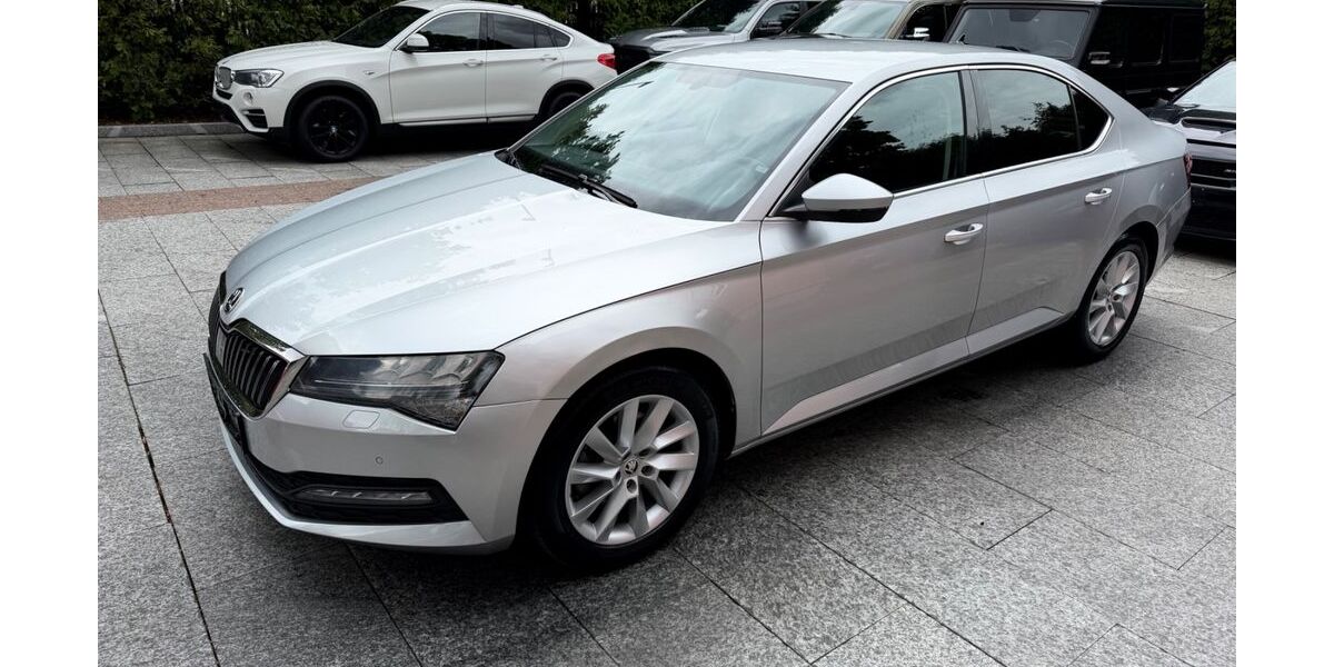 Skoda Superb 68.000 km 19.980 &euro; München 81827