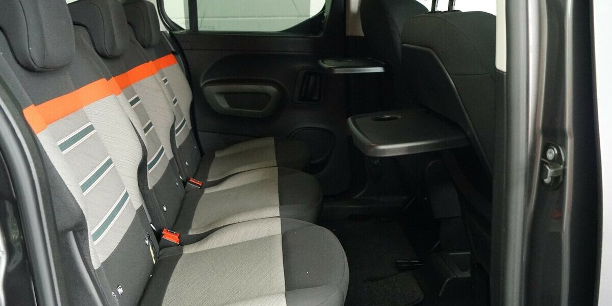 Citroen Berlingo 1.2 PureTech EAT8 Shine XL AHK 38.900 km 26.330 &euro; Lich 35423