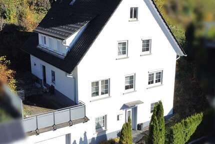 Haus zum Kaufen in Albstadt 320.000 € 160 m² 9 zimmer