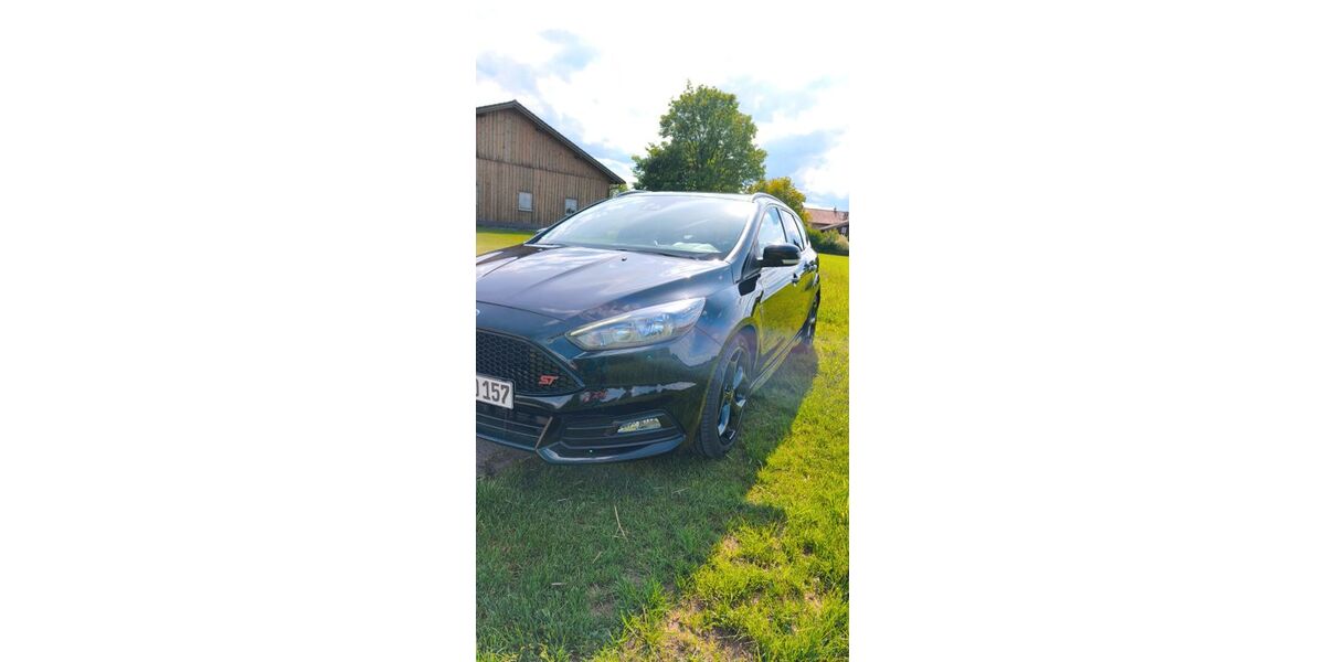 Ford Focus 107.000 km 14.990 &euro; Saaldorf-Surheim 83416