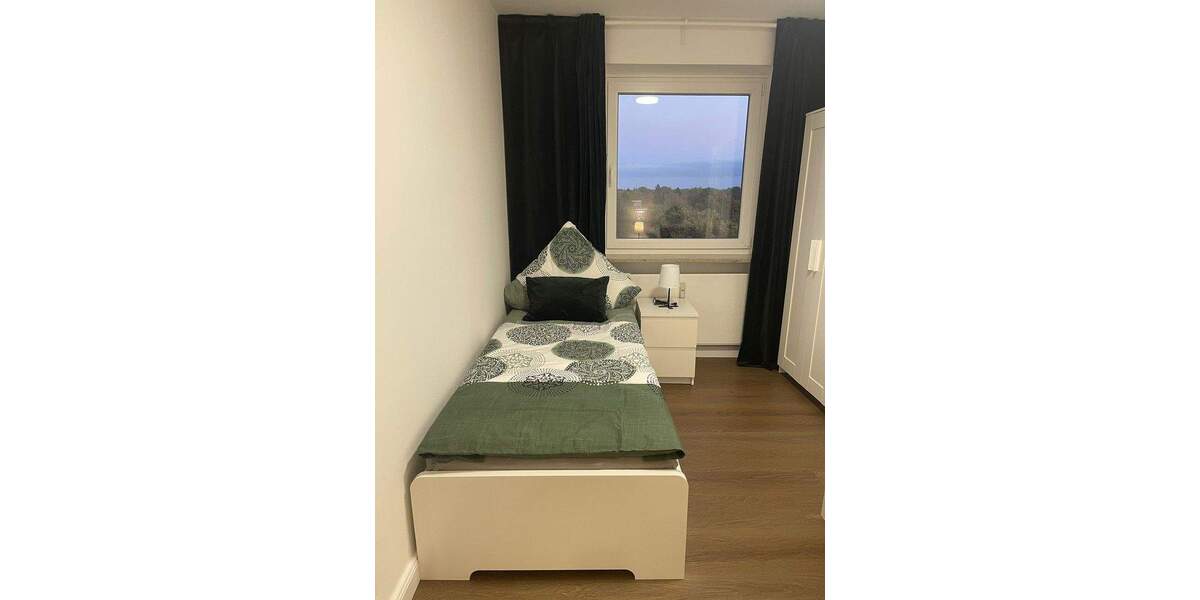 Etagenwohnung Hamburg Rahlstedt - 5 Zimmer, 120 m&sup2;, 3.990&euro; | Angebot:25657547