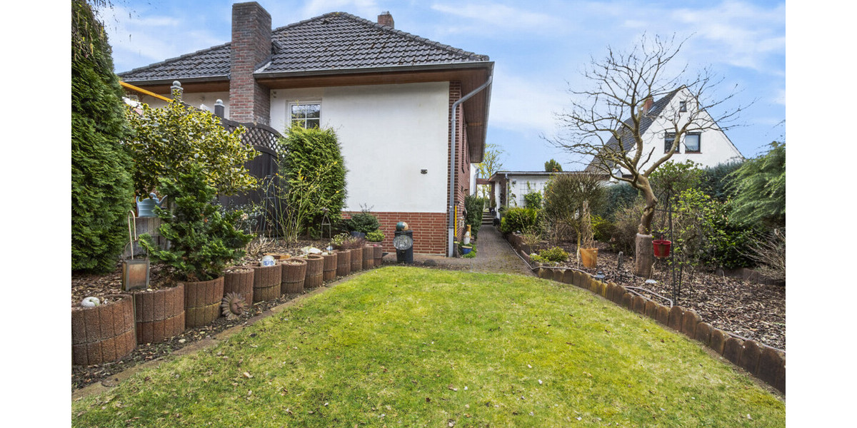 Delmenhorst-Annenheide Gepflegter Walmdachbungalow mit schönem Garten in zweiter Reihe - Bungalow Delmenhorst / Annenheide Annenheide | Angebot:26355215