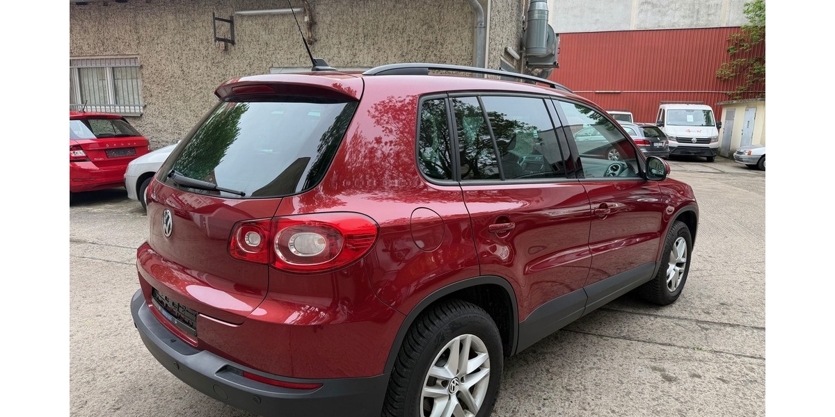 VW Tiguan Trend & Fun BlueM. 1.Hand Navi Scheckheft 97.567 km 7.800 &euro; Berlin 10247