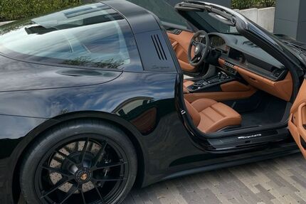 Porsche 992 3.051 km 219.900 &euro; Freudenberg 57258