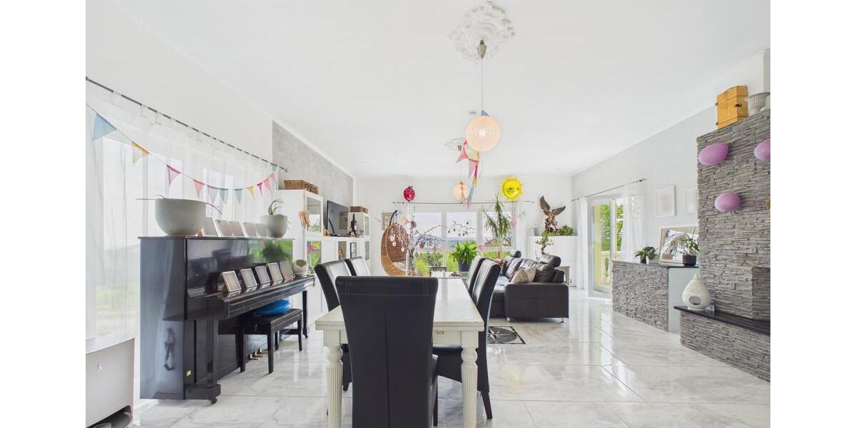 Villa Göppingen Bruckwasen - 7 Zimmer, 206 m&sup2;, 3.500&euro; | Angebot:26566211