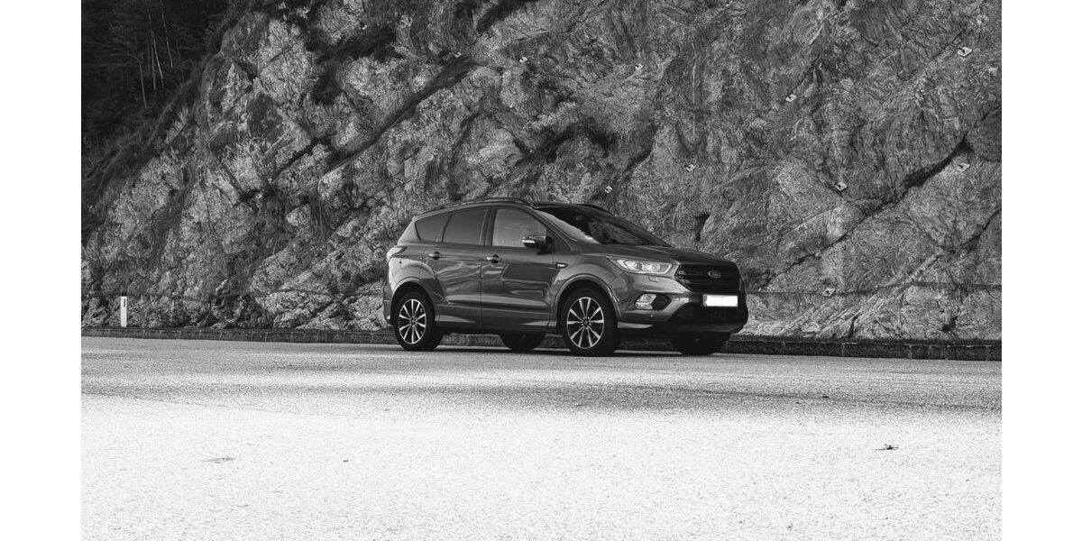 Ford Kuga 50.832 km 19.490 &euro; Penzberg 82377