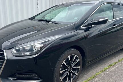Hyundai i40 191.000 km 7.990 &euro; Berlin 12057
