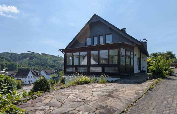Haus zum Kaufen in Gummersbach 375.000 € 211 m²