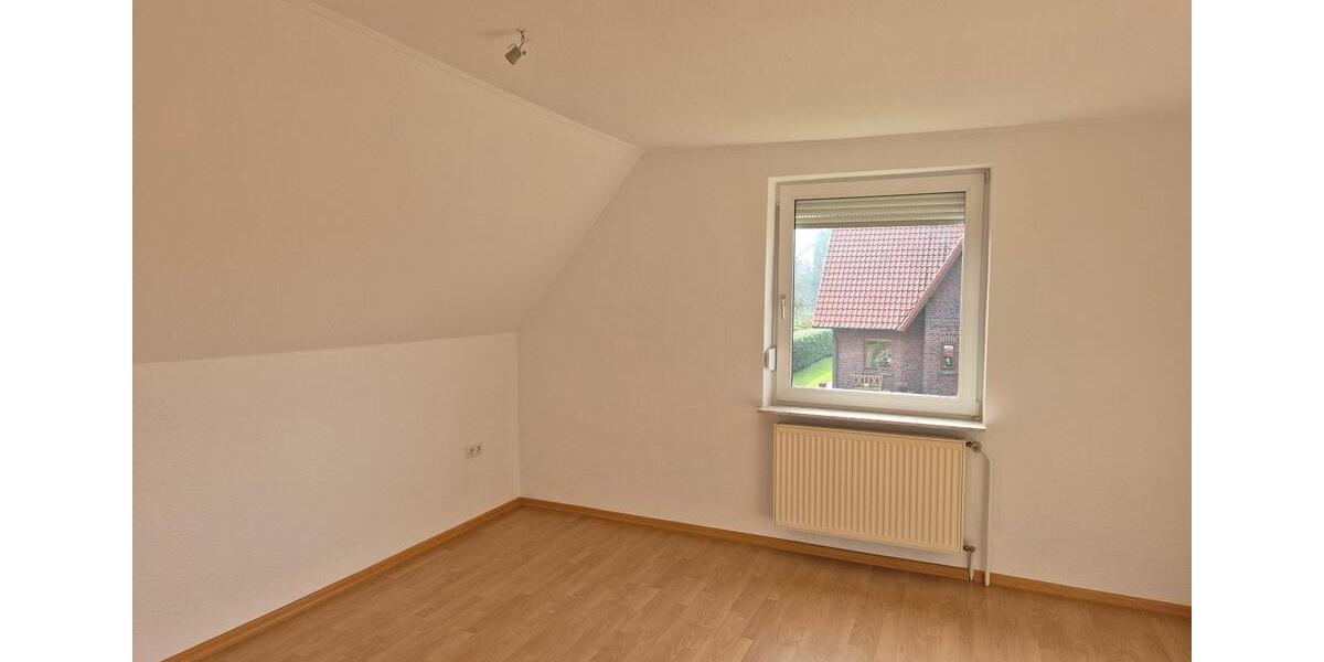 Dachgeschoßwohnung Saterland - 3 Zimmer, 70 m&sup2;, 650&euro; | Angebot:25397271