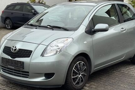 Toyota Yaris 184.000 km 3.499 € Limburg-Linter 65550
