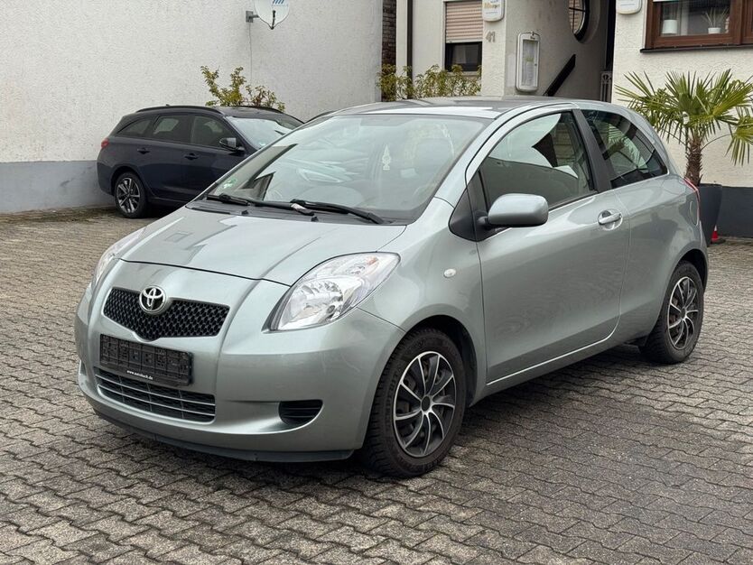 Toyota Yaris 184.000 km 3.499 € Limburg-Linter 65550