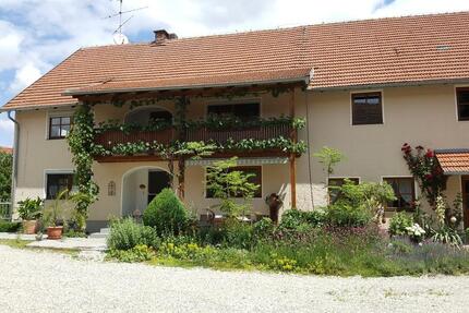 Haus Wolnzach - 6 Zimmer, 218 m&sup2;, 1.550&euro; | Angebot:24849177