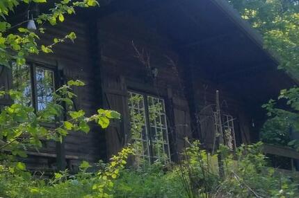 Nähe Trier 25 Km , Blockhaus im Wald