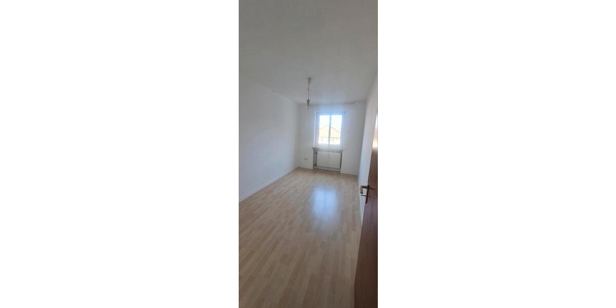 Etagenwohnung Hofgeismar - 3 Zimmer, 74 m&sup2;, 600&euro; | Angebot:24850708