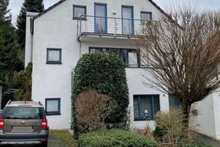 Haus Königswinter - 8 Zimmer, 215 m&sup2;, 2.150&euro; | Angebot:25362510