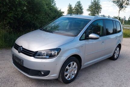 VW Touran 209.000 km 5.900 &euro; Aidling 82418
