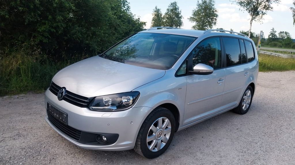 VW Touran 209.000 km 5.900 &euro; Aidling 82418