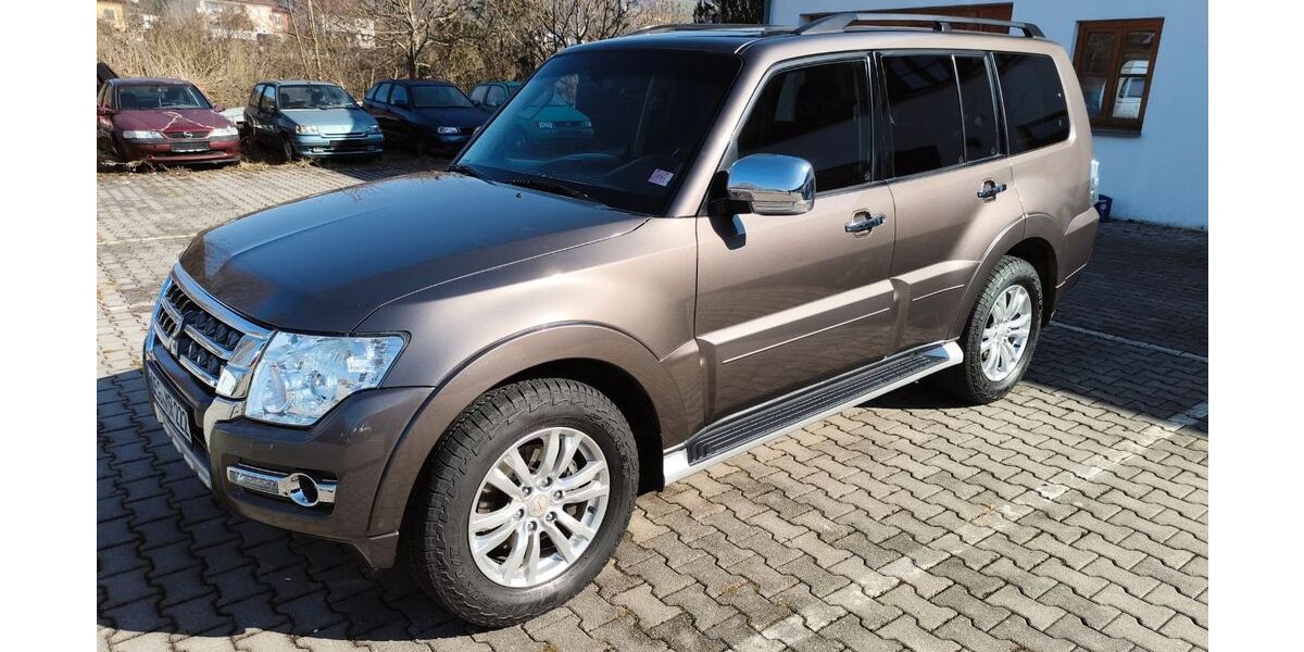 Mitsubishi Pajero 140.000 km 26.800 &euro; Deggendorf 94469