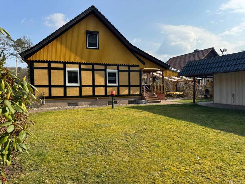 EFH freistehend mit Garage, Nebengebäude und Garten in ruhiger Waldrandlage, unweit vom Stadtzentrum und Haffbad