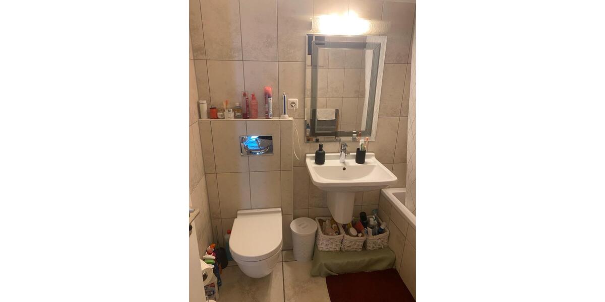 Sehr großes WG-Zimmer (27 m²) mit Balkon in München-Obersendling 5 zimmer