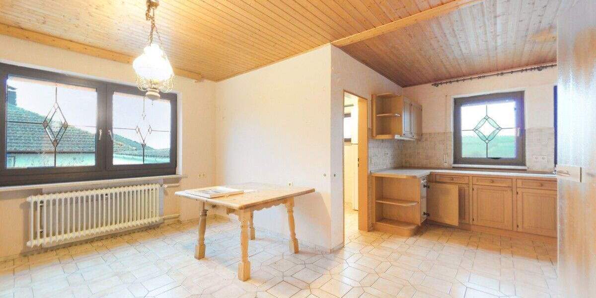 Etagenwohnung Bad Windsheim / Wiebelsheim Bad Windsheim - 5 Zimmer, 180 m&sup2;, 239.000&euro; | Angebot:25732872