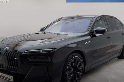 BMW i7 3.663 km 132.710 € München 80939