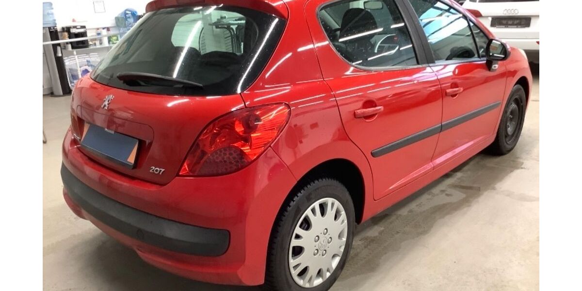 Peugeot 207 99.820 km 3.985 &euro; Chemnitz OT Wittgensdorf 09228