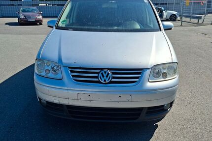 VW Touran 274.000 km 1.499 &euro; Oberhausen 46149