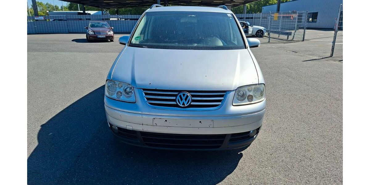 VW Touran 274.000 km 1.499 &euro; Oberhausen 46149