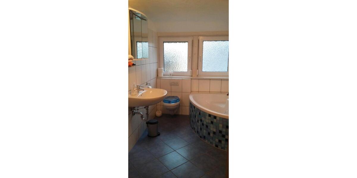 Einfamilienhaus Neusorg - 3 Zimmer, 127 m&sup2;, 1.350&euro; | Angebot:26338330