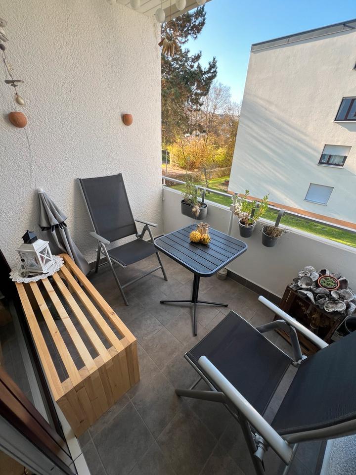 Schöne 3,5 Zimmer Eigentumswohnung mit 2 Balkonen