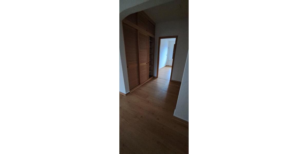 Etagenwohnung Neubrandenburg - 3 Zimmer, 83 m&sup2;, 890&euro; | Angebot:26251259