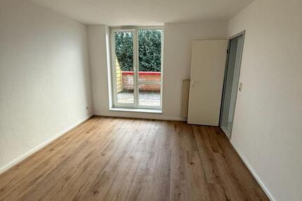 renovierte 2 Zi Whg mit neuer EBK und großer Dachterrasse in Heid 2 zimmer