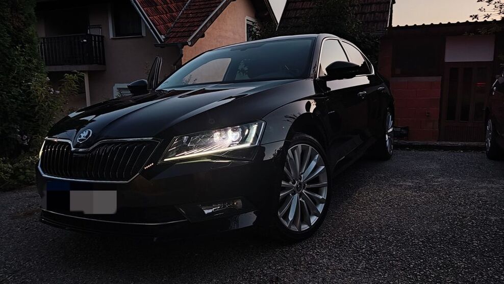 Skoda Superb 74.400 km 19.900 € München 81375
