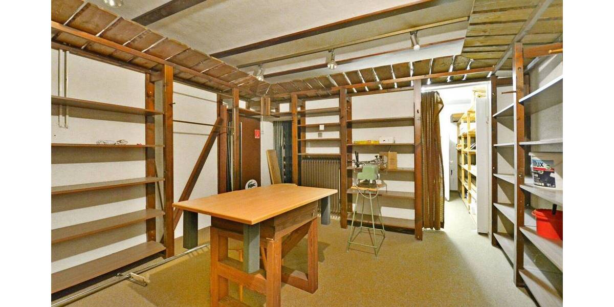 Mehrfamilienhaus, Wohnhaus Wolfhagen - 9 Zimmer, 258 m&sup2;, 180.000&euro; | Angebot:26763338